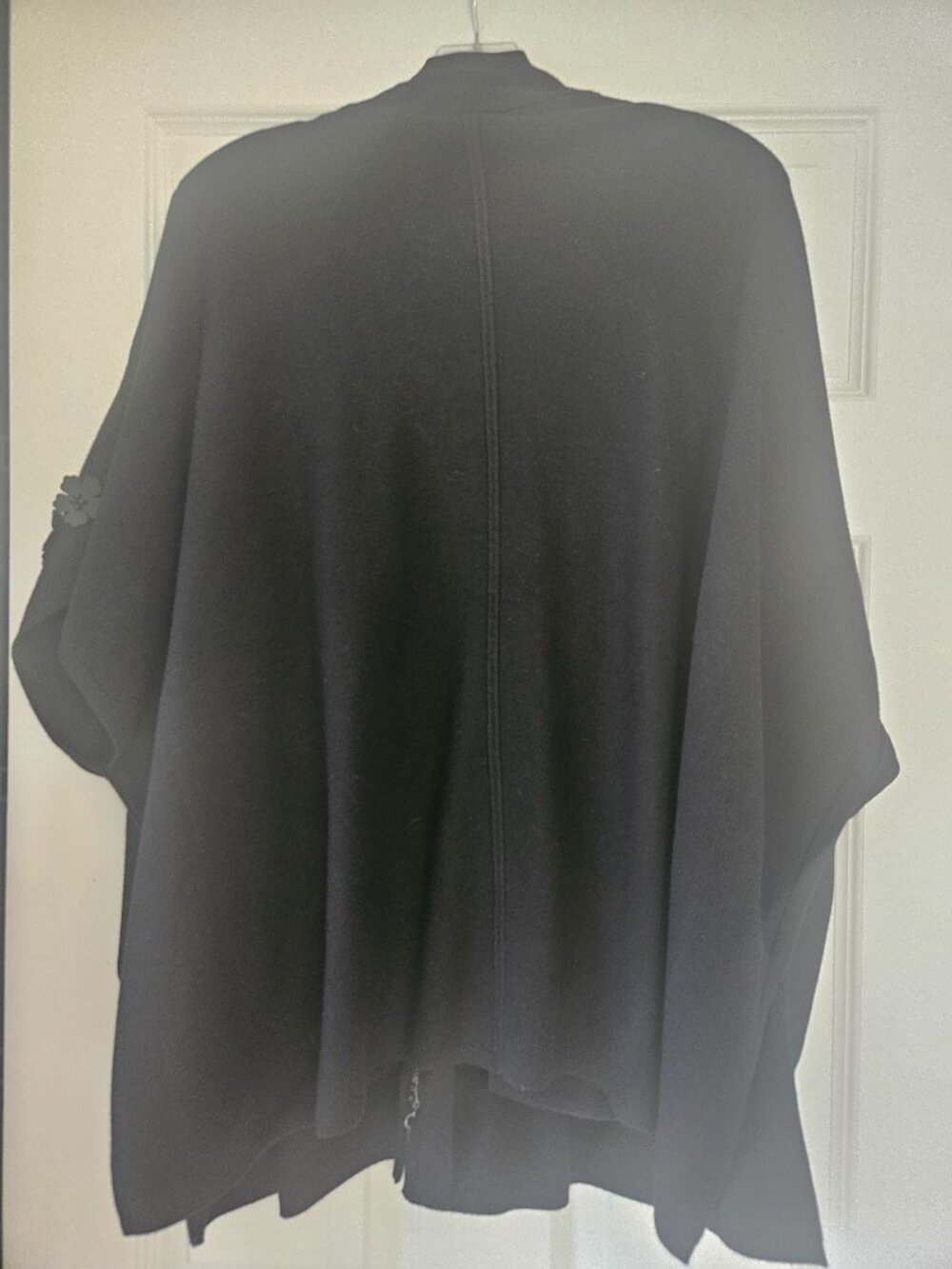 Beautiful Ruana - Picture 6 of 8